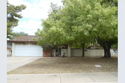 116 W Las Palmaritas Drive, Phoenix, AZ 85021 - Photo 1