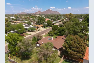 3205 E Clarendon Avenue, Phoenix, AZ 85018 - Photo 1