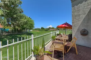 4020 E Laurel Ln, Phoenix, AZ 85028 - Photo 11