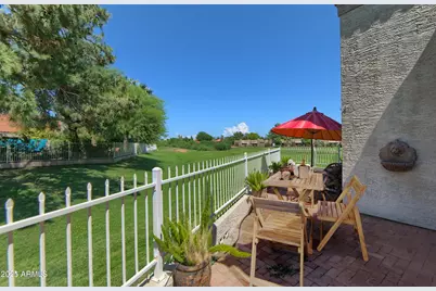 4020 E Laurel Lane, Phoenix, AZ 85028 - Photo 11