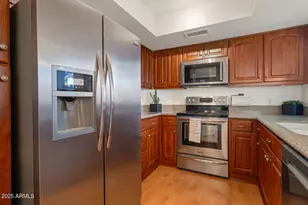 4020 E Laurel Ln, Phoenix, AZ 85028 - Photo 13