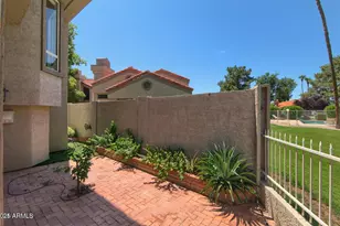 4020 E Laurel Ln, Phoenix, AZ 85028 - Photo 13