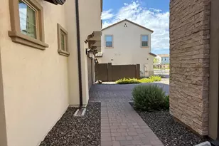 2366 W Gloria Ln, Phoenix, AZ 85085 - Photo 7