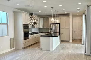 2366 W Gloria Ln, Phoenix, AZ 85085 - Photo 11