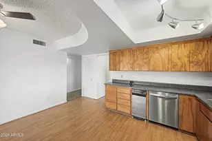 8038 E Almeria Rd, Scottsdale, AZ 85257 - Photo 13