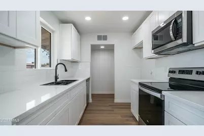 3302 W Turney Avenue, Phoenix, AZ 85017 - Photo 7