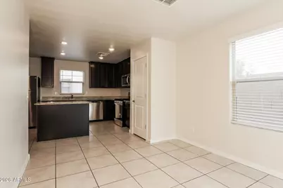 8235 W Odeum Lane, Phoenix, AZ 85043 - Photo 11