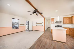 692 W Pony Express Ln, Benson, AZ 85602 - Photo 7