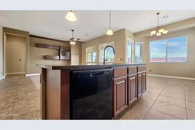 13637 S 175th Drive, Goodyear, AZ 85338 - Photo 17