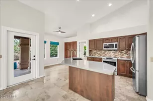724 N Ash Dr, Chandler, AZ 85224 - Photo 9