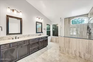 724 N Ash Dr, Chandler, AZ 85224 - Photo 3