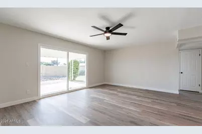 8304 N 55th Avenue, Glendale, AZ 85302 - Photo 7