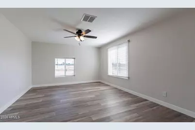 8304 N 55th Avenue, Glendale, AZ 85302 - Photo 11