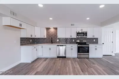 8304 N 55th Avenue, Glendale, AZ 85302 - Photo 5