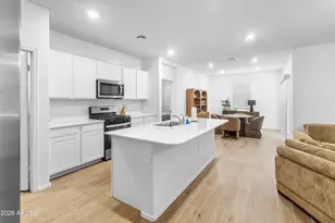25332 N 184th Ln, Wittmann, AZ 85361 - Photo 11