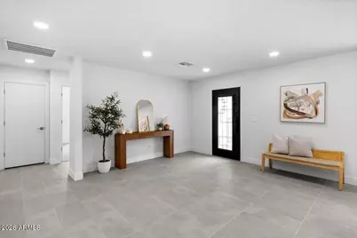 3926 E Laurel Lane, Phoenix, AZ 85028 - Photo 5