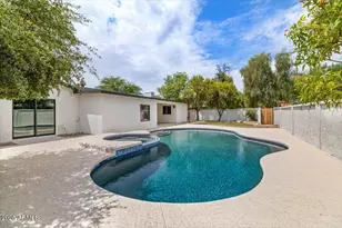 3926 E Laurel Ln, Phoenix, AZ 85028 - Photo 27