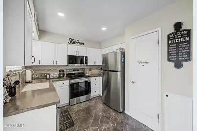 10732 W Caron Drive, Sun City, AZ 85351 - Photo 17