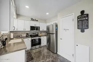 10732 W Caron Dr, Sun City, AZ 85351 - Photo 17