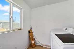 8012 W Highland Ave, Phoenix, AZ 85033 - Photo 23