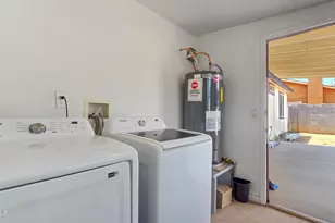 8012 W Highland Ave, Phoenix, AZ 85033 - Photo 23