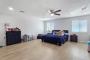 8012 W Highland Ave, Phoenix, AZ 85033 - Photo 11