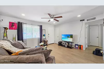 8012 W Highland Avenue, Phoenix, AZ 85033 - Photo 7