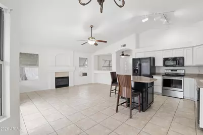 15661 W Hammond Drive, Goodyear, AZ 85338 - Photo 13