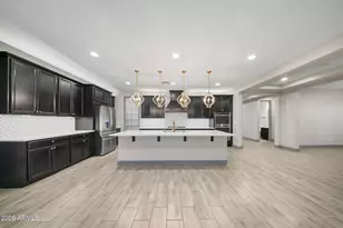 12539 W Tuckey Ln, Glendale, AZ 85307 - Photo 11