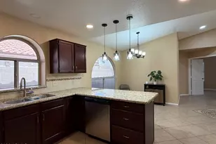 7568 W Kerry Ln, Glendale, AZ 85308 - Photo 11