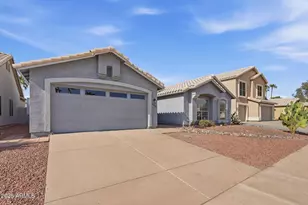 3256 E Rosemonte Dr, Phoenix, AZ 85050 - Photo 1
