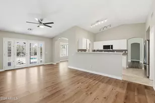 3256 E Rosemonte Dr, Phoenix, AZ 85050 - Photo 13
