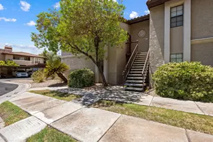7557 N Dreamy Draw Dr, Phoenix, AZ 85020 - Photo 3