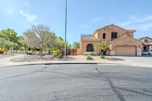 6922 S Black Hills Way, Chandler, AZ 85249 - Photo 3