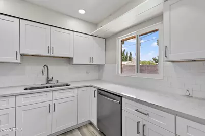 2049 W Joan De Arc Avenue, Phoenix, AZ 85029 - Photo 11