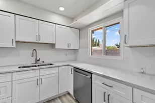 2049 W Joan De Arc Ave, Phoenix, AZ 85029 - Photo 11