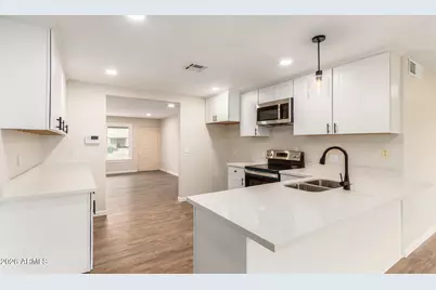 518 N Pepperwood Court, Chandler, AZ 85226 - Photo 9