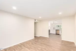 518 N Pepperwood Ct, Chandler, AZ 85226 - Photo 5