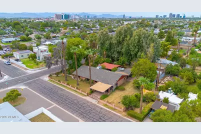 2240 E Whitton Avenue, Phoenix, AZ 85016 - Photo 3