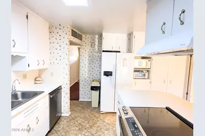 3136 W Wethersfield Road, Phoenix, AZ 85029 - Photo 9