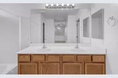 25883 W Gibson Lane, Buckeye, AZ 85326 - Photo 27