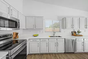 1743 E Branham Ln, Phoenix, AZ 85042 - Photo 9