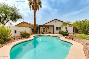 2010 E Aire Libre Ave, Phoenix, AZ 85022 - Photo 21