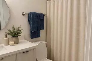 315 E Keim Dr, Phoenix, AZ 85012 - Photo 9