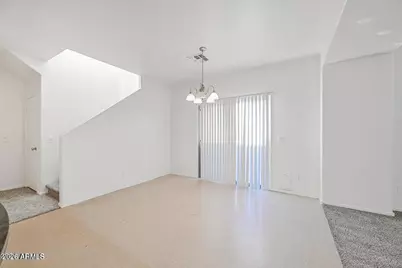 7060 S 7th Lane, Phoenix, AZ 85041 - Photo 9