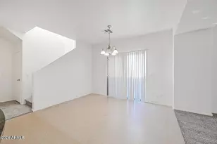 7060 S 7th Ln, Phoenix, AZ 85041 - Photo 9