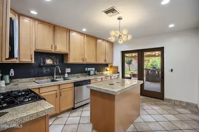 611 E Canterbury Lane, Phoenix, AZ 85022 - Photo 5