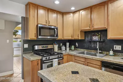 611 E Canterbury Lane, Phoenix, AZ 85022 - Photo 7