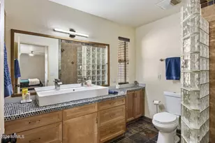 611 E Canterbury Ln, Phoenix, AZ 85022 - Photo 11