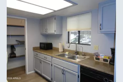 1352 E Highland Avenue #102, Phoenix, AZ 85014 - Photo 11